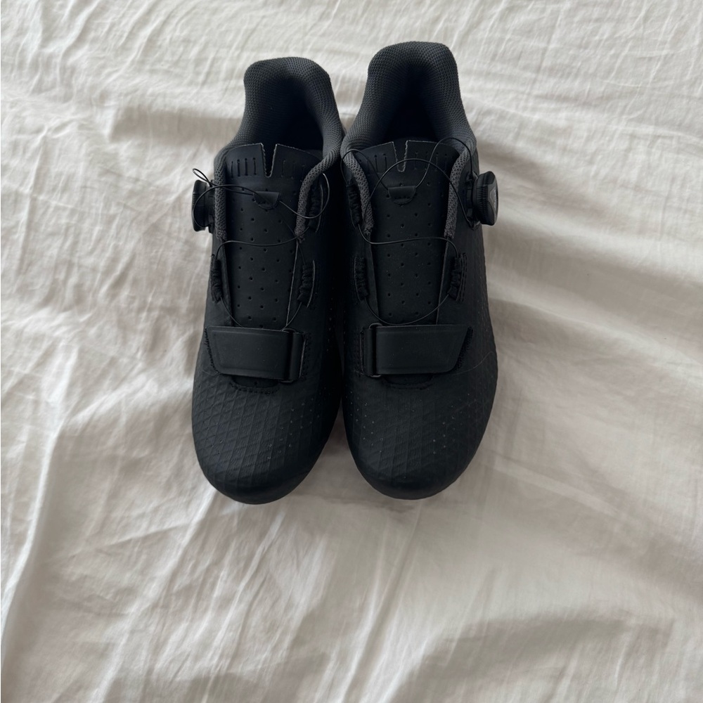 Black Cycling Shoes